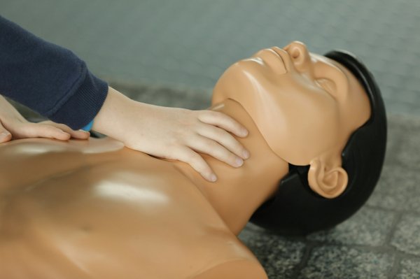 Pourquoi suivre une formation recyclage en SST dans un milieu professionnel ?