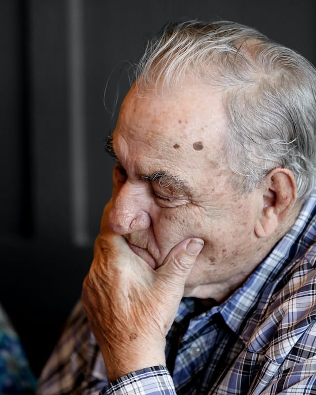 Les profondeurs de la démence: symptômes, traitement et diagnostic précoce